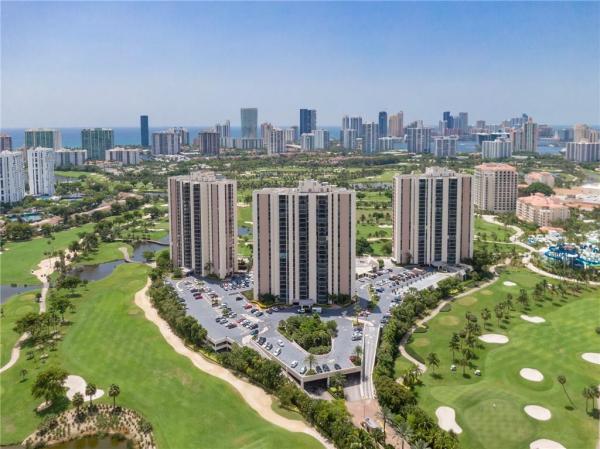 Coronado Tower 2, 20301 W Country Club Dr #627, Aventura, Florida 33180, image 3