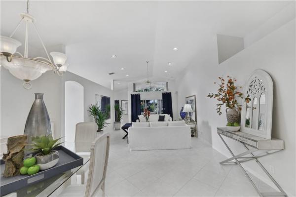 Villa Borghese, 13897 Via Nidia, Delray Beach, Florida 33446, image 3