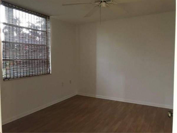 Whitehall Of Pine Island Ridge, 1512 Whitehall Dr #102, Davie, Florida 33324, image 3