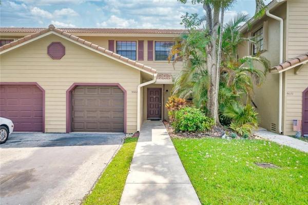 Vineyards Of Plantation, 9068 Vineyard Lake Dr, Plantation, Florida 33324, image 3