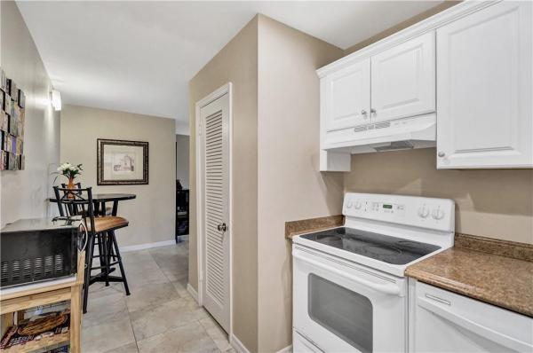 Manor Grove Village, 12 NE 19th Ct #211A, Wilton Manors, Florida 33305, image 3