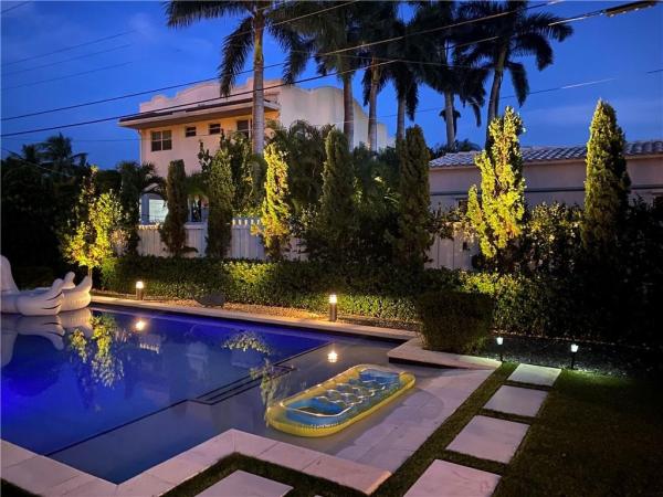 Hollywood Lakes, 750 Harrison St, Hollywood, Florida 33019, image 1