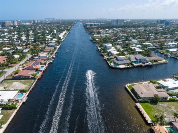 Pompano Isles, 2750 SE 9th St, Pompano Beach, Florida 33062, image 1