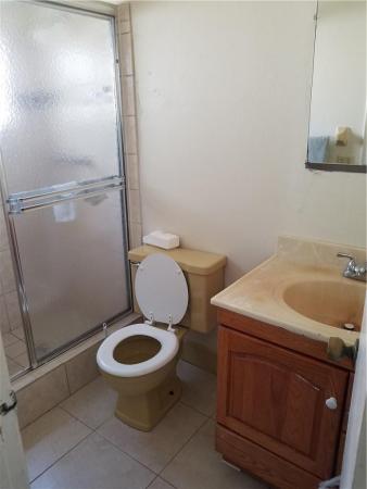 Lauderhill Manor, 5900 NW 20th St, Lauderhill, Florida 33313, image 3