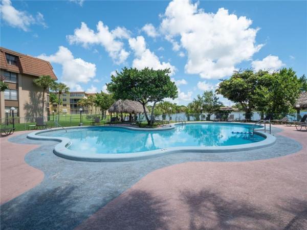 Coco Wood, 661 NE 195th St #305, Ives Estates, Florida 33179, image 3
