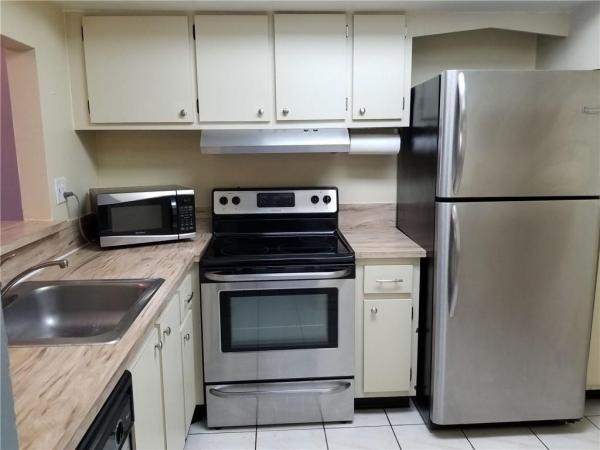 Pine Grove, 11227 SW 88th St #D-207, Kendall, Florida 33176, image 3