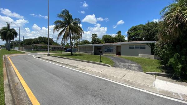 Fleetwood Gardens, 2045 NW 183rd St, Miami Gardens, Florida 33056, image 2