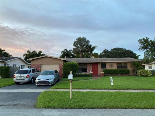 Pembroke Lakes, 11501 NW 18th St, Pembroke Pines, Florida 33026, image 1
