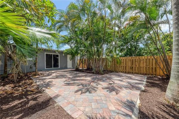 Verena Park, 1327 NE 14th Ct, Fort Lauderdale, Florida 33304, image 2