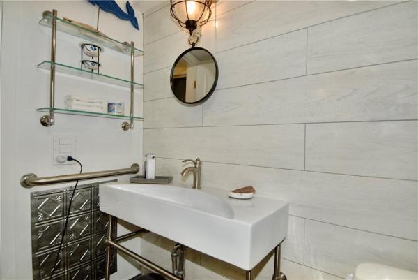 Andoric, 901 S Surf Rd #403, Hollywood, Florida 33019, image 1