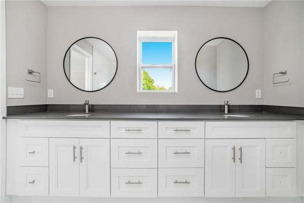 1062 NE 35th St, Oakland Park, Florida 33334, image 1