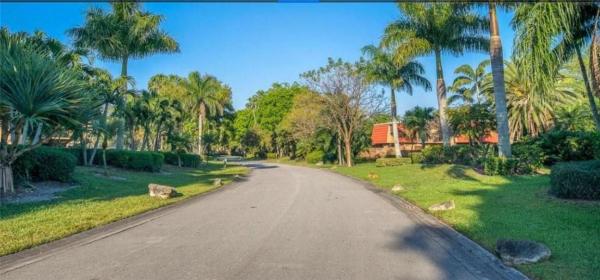 Banyan Lake, 8195 Thames Blvd #C, Boca Raton, Florida 33433, image 2