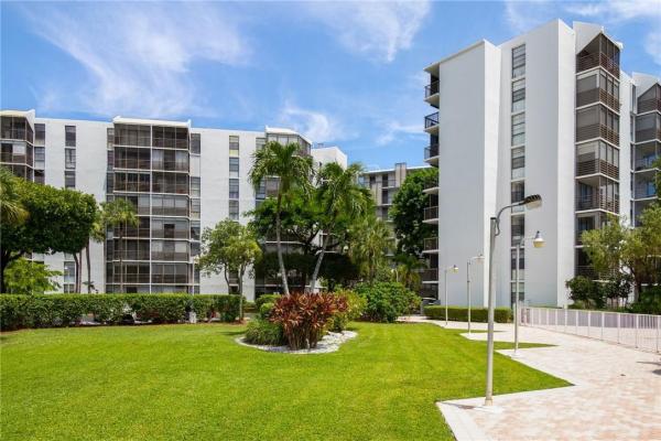 Biscaya, 20500 W Country Club Dr #108, Aventura, Florida 33180, image 1