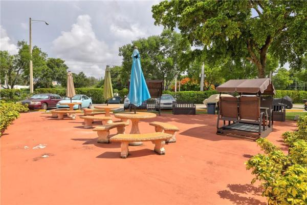 Ventnor, 2028 Ventnor H, Deerfield Beach, Florida 33442, image 3