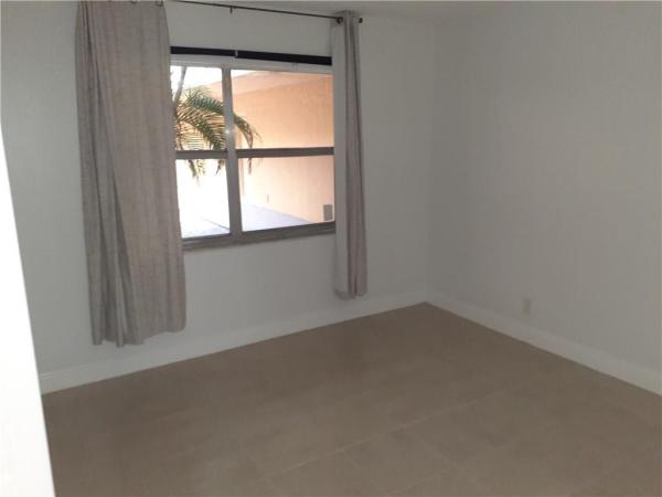 Venetian Gardens At Country Club Of Miami, 17901 NW 68th Ave #T106, Hialeah, Florida 33015, image 2