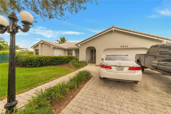 Falcon's Lea, 6610 Falconsgate Ave, Davie, Florida 33331, image 3