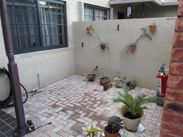 Vineyards Of Plantation, 9128 Vineyard Lake Dr, Plantation, Florida 33324, image 2