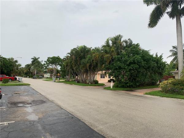 Pompano Isles, 1077 SE 22nd Ave, Pompano Beach, Florida 33062, image 1