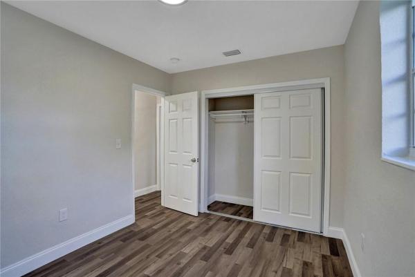 Gia Manor, 130 NE 175th St, Miami, Florida 33162, image 2