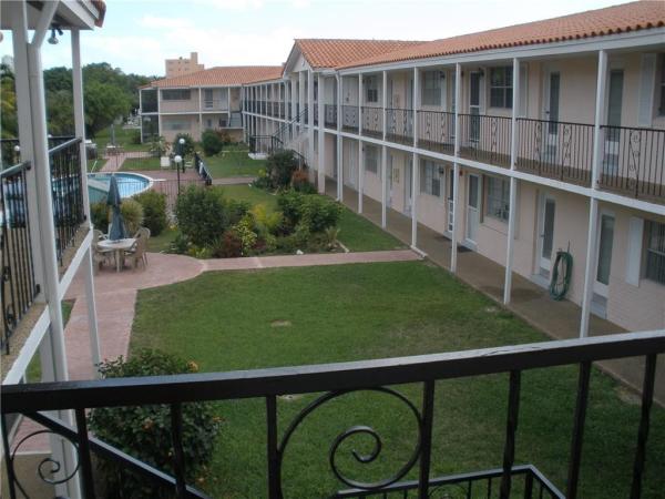 Town & Country, 1431 S 14th Ave #112, Hollywood, Florida 33020, image 3