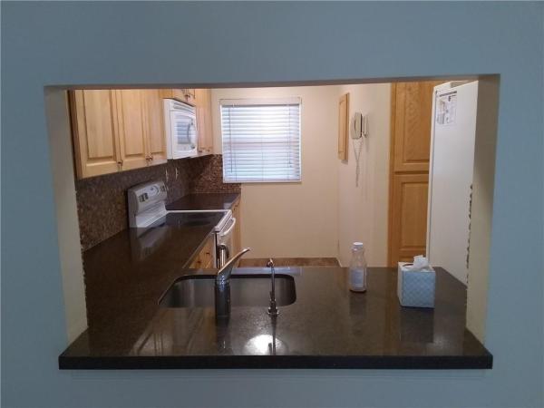 Tangerine Of Pine Island Ridge, 9460 Tangerine Pl #206, Davie, Florida 33324, image 2