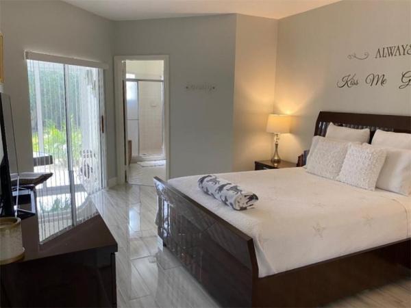 Plum At Boca Pointe, 6526 Via Regina, Boca Raton, Florida 33433, image 2