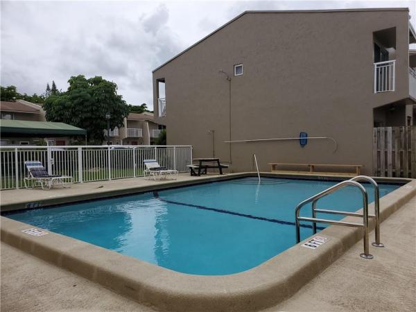 Stirling Villas, 3791 NW 78th Ave #2, Davie, Florida 33024, image 2