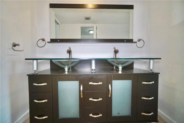 Sunrise Island, 3955 N Nob Hill Rd #106, Sunrise, Florida 33351, image 1