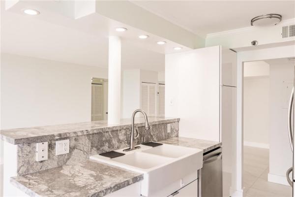 Winston Towers 600, 210 174th St #2317, Sunny Isles Beach, Florida 33160, image 3