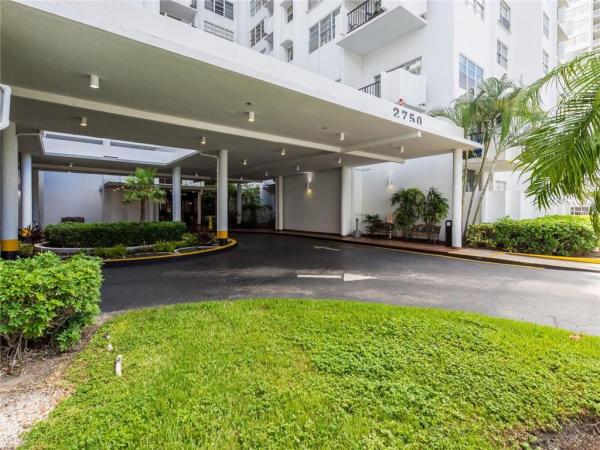 Commodore Plaza Tower, 2750 NE 183rd St #PH-01, Aventura, Florida 33160, image 2