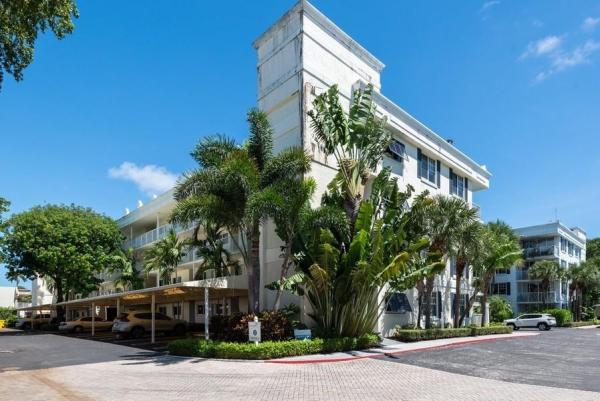 Bermuda Cay, 621 E Woolbright Rd #101, Boynton Beach, Florida 33435, image 2