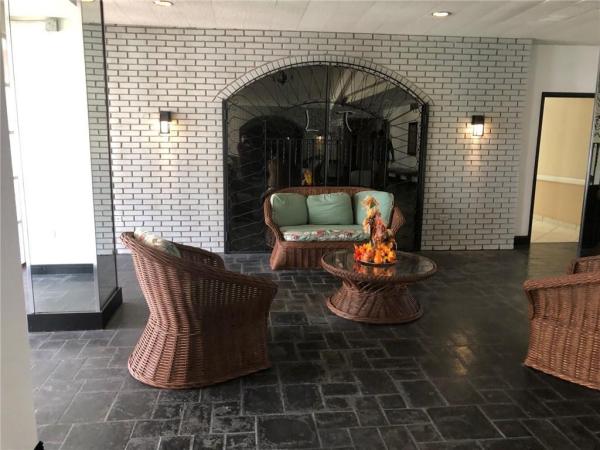 Longwood Towers, 1001 91st St #706, Bay Harbor Islands, Florida 33154, image 3