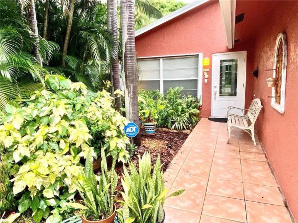 Central Oakland Park, 691 NE 33rd St, Oakland Park, Florida 33334, image 1