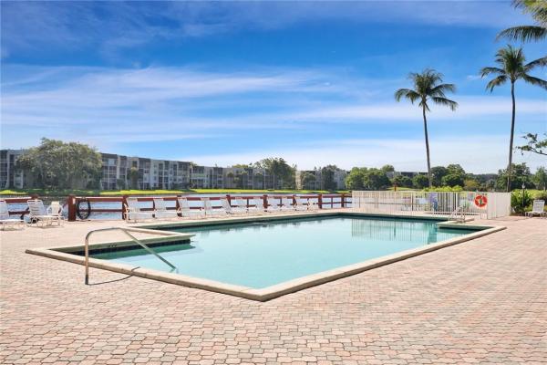 Sabal Palm Of Pine Island Ridge, 1831 Sabal Palm Dr #102, Davie, Florida 33324, image 1