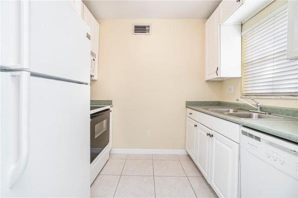 French Villas Of Lighthouse Point, 2015 NE 32nd Ct #23, Lighthouse Point, Florida 33064, image 2