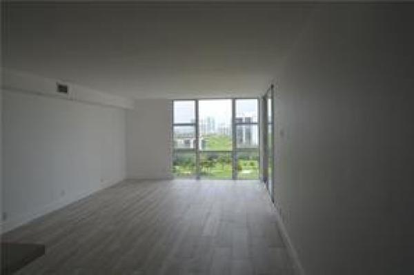 Coronado Tower 2, 20301 W Country Club Dr #1223, Aventura, Florida 33180, image 2