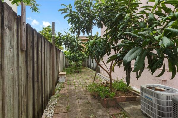 1652 W 42nd St #201, Hialeah, Florida 33012, image 1