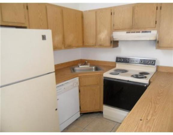 Orchard Lake Townhouses, 5508 NW 24th St, Lauderhill, Florida 33313, image 2