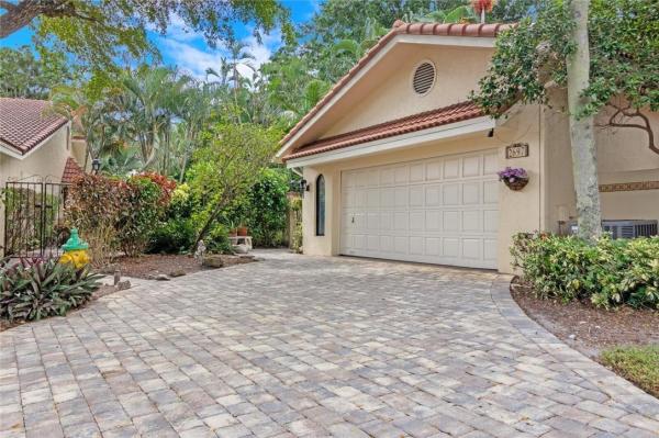 Villas On The Green, 2697 Deer Creek Emerald Way Cir, Deerfield Beach, Florida 33442, image 1