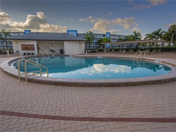 Lincoln At Century Village, 4043 Lincoln C, Boca Raton, Florida 33434, image 3