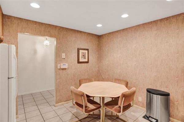Oak Paths, 7556 Stirling Rd #218, Davie, Florida 33024, image 2