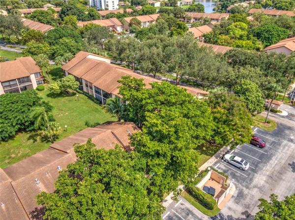 Meadowridge, 2307 SW 15th St #3, Deerfield Beach, Florida 33442, image 2