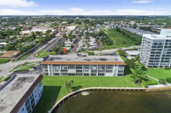 Wilshire North, 2936 Lake Shore Dr #206, Riviera Beach, Florida 33404, image 3