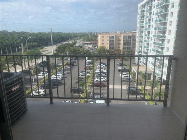 Island Shores, 2903 N Miami Beach Blvd #704, North Miami Beach, Florida 33160, image 3