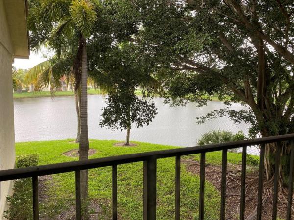 Palm Beach Grande, 1517 Lake Crystal Dr #H, West Palm Beach, Florida 33411, image 1