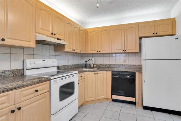 Bellavista Village, 5275 Europa Dr, Boynton Beach, Florida 33437, image 3