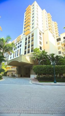 Puerta De Palmas, 888 Douglas Rd #101, Coral Gables, Florida 33134, image 1