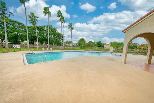 Windmill Lakes, 401 SW 86th Ave #204, Pembroke Pines, Florida 33025, image 1