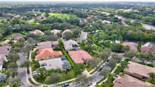 Lakewood, 3067 Lakewood Cir, Weston, Florida 33332, image 3