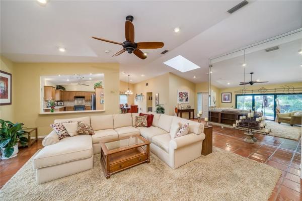Les Jardins At Woodmont, 7830 NW 85th Ave, Tamarac, Florida 33321, image 2